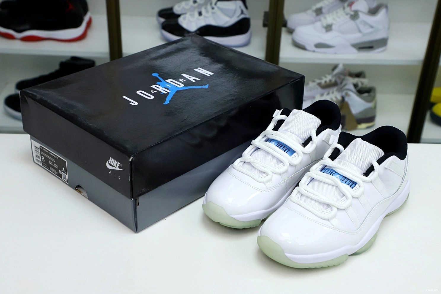 LOW JORDAN LEGEND AIR 11 BLUE RETRO 1014
